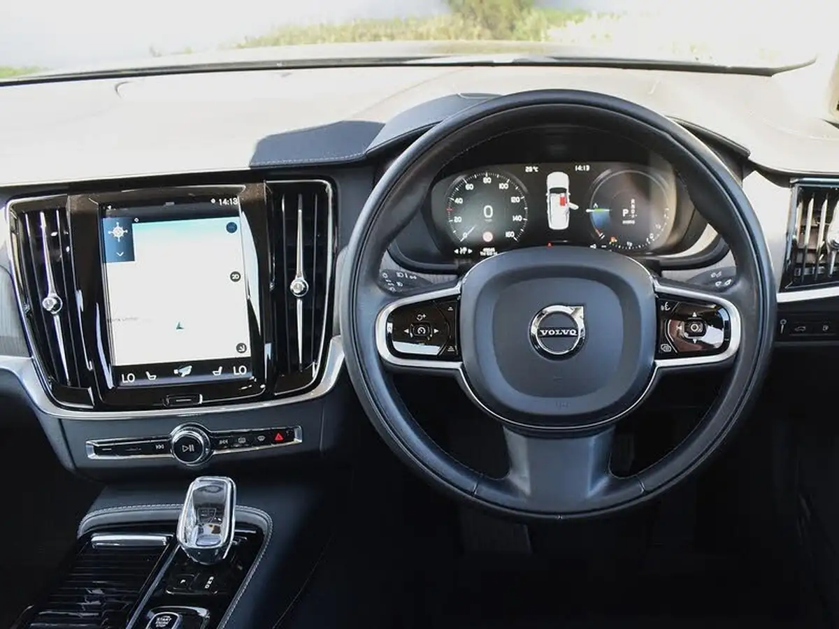 2021-volvo-s90-20-t8-inscription-390bhp-big-11