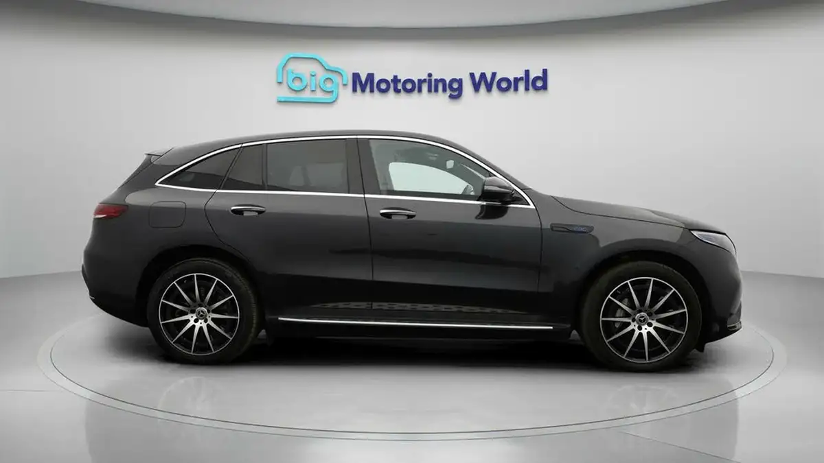 2020-mercedes-benz-eqc-e-eqc-400-amg-line-big-7