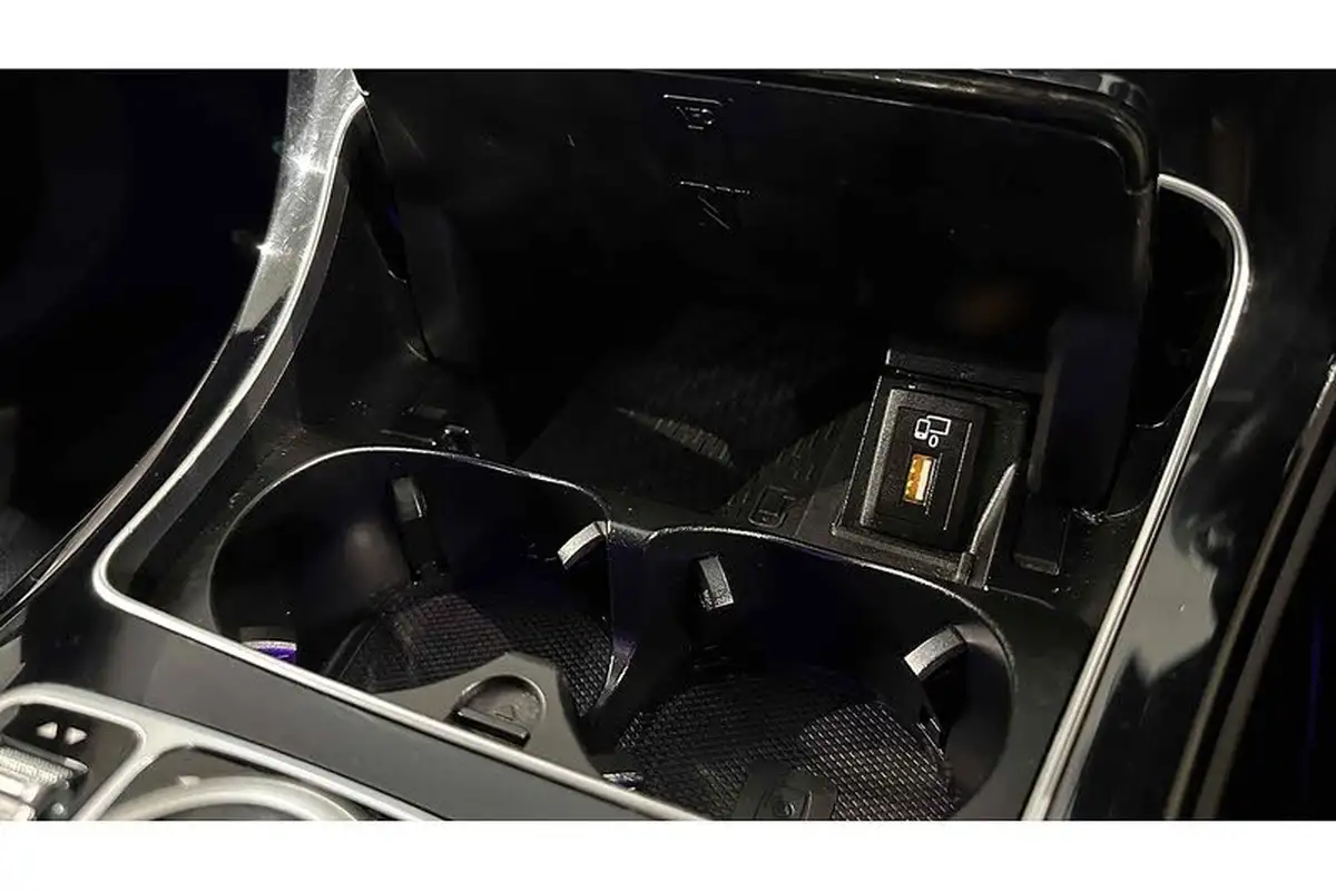2019-mercedes-benz-c-class-15-c200-sport-premiumss-saloon-4d-big-42