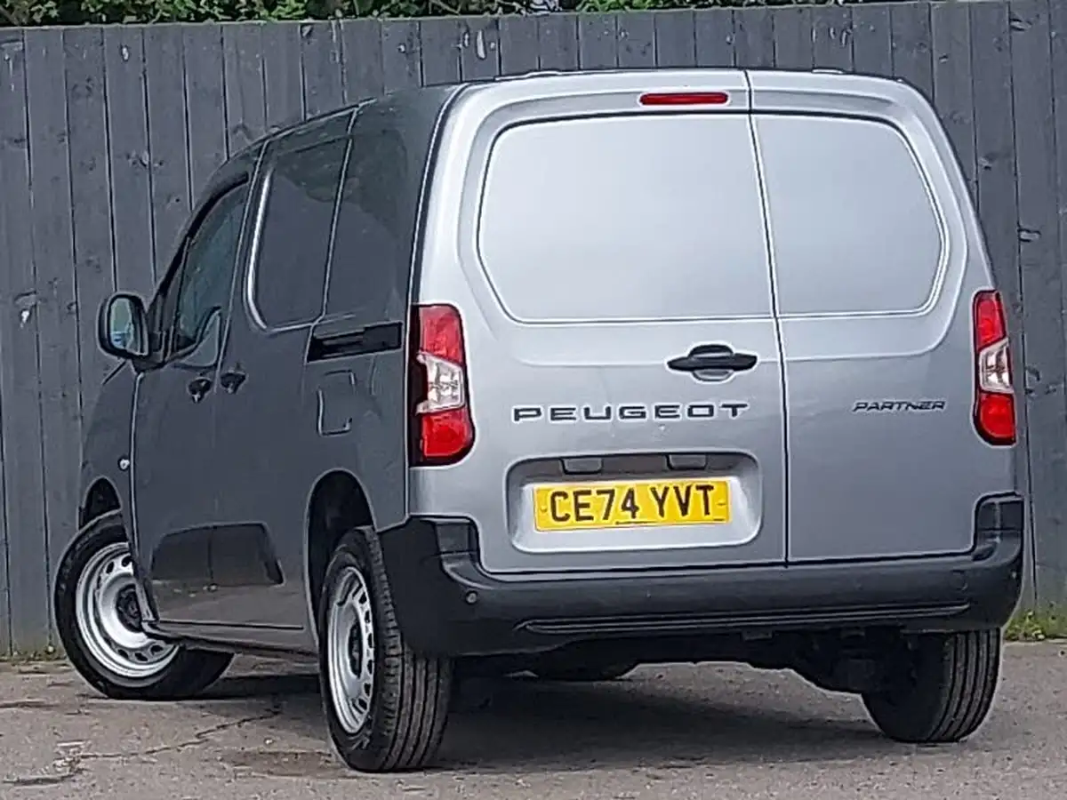 2024-peugeot-partner-15-bluehdi-professional-100pseu6d-big-1
