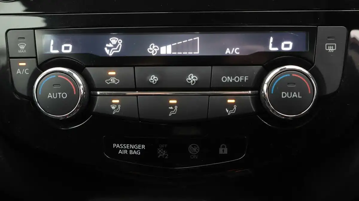 2019-nissan-qashqai-15dci-acenta-premium-heat-pack-big-12