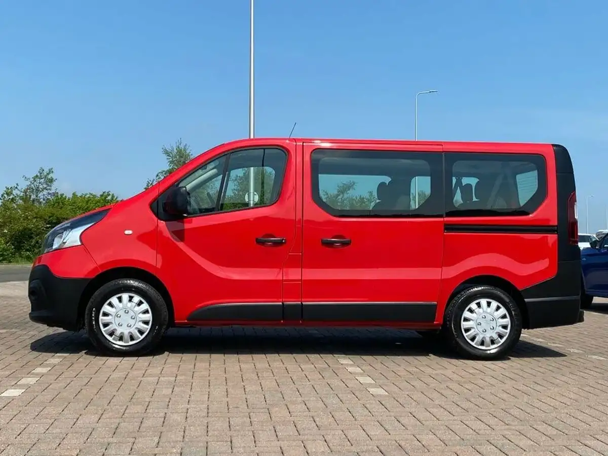 2018-renault-trafic-16dci-sl27-95-business-95-mini-bus-big-50