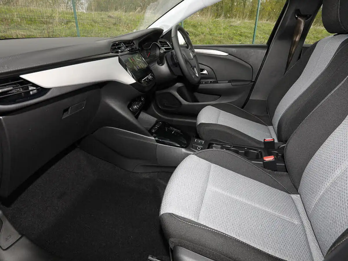 2024-vauxhall-corsa-12-turbo-design-auto-big-4
