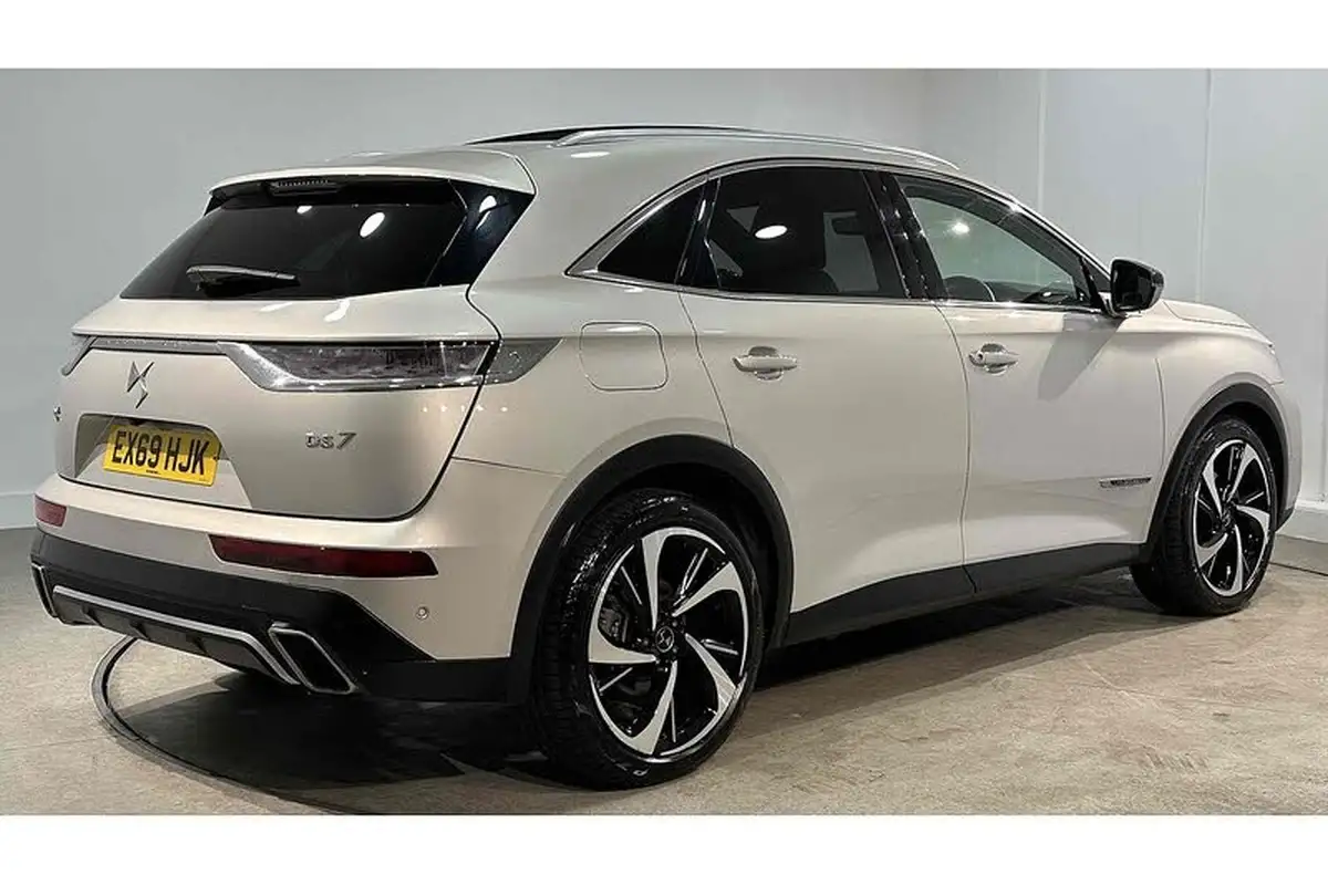 2020-ds-ds-7-crossback-e-tense-ultra-prestige-300ps-4x4-big-7