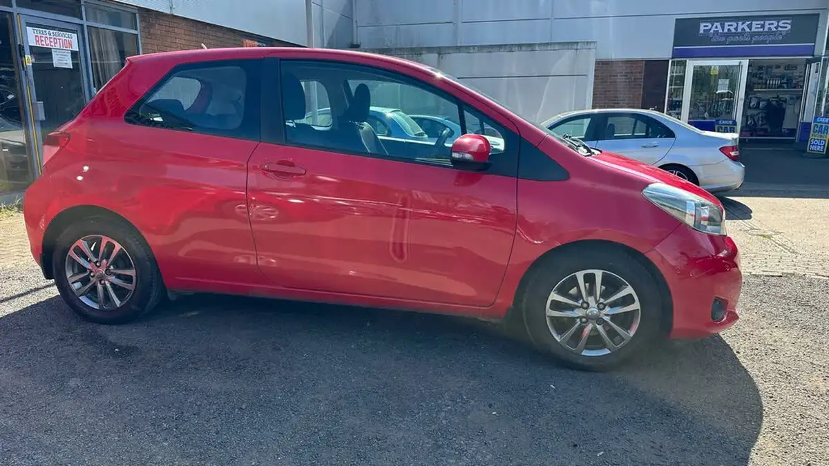2014-toyota-yaris-10-icon-3d-big-1