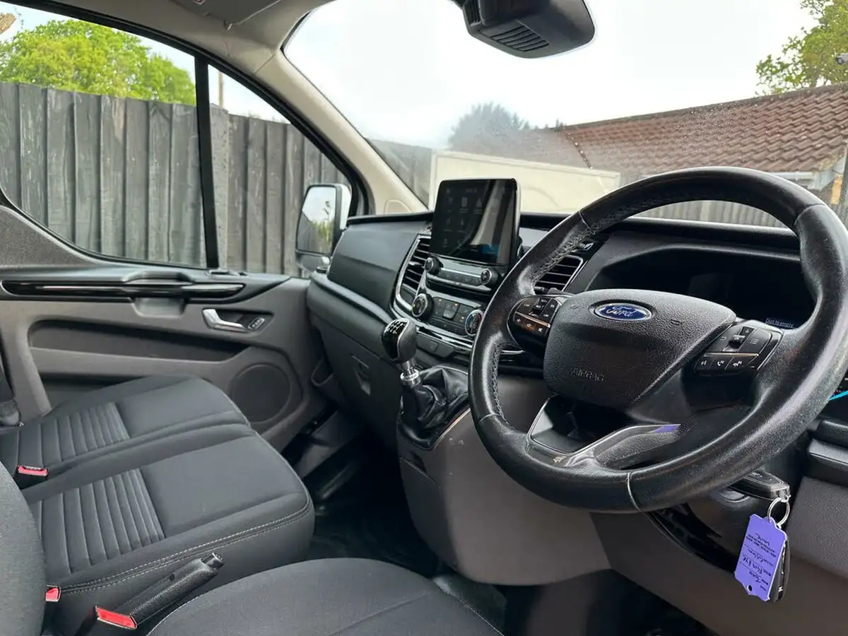 2019-ford-transit-custom-20tdci-300-l1h1-limited-130pseu6-panel-van-big-15