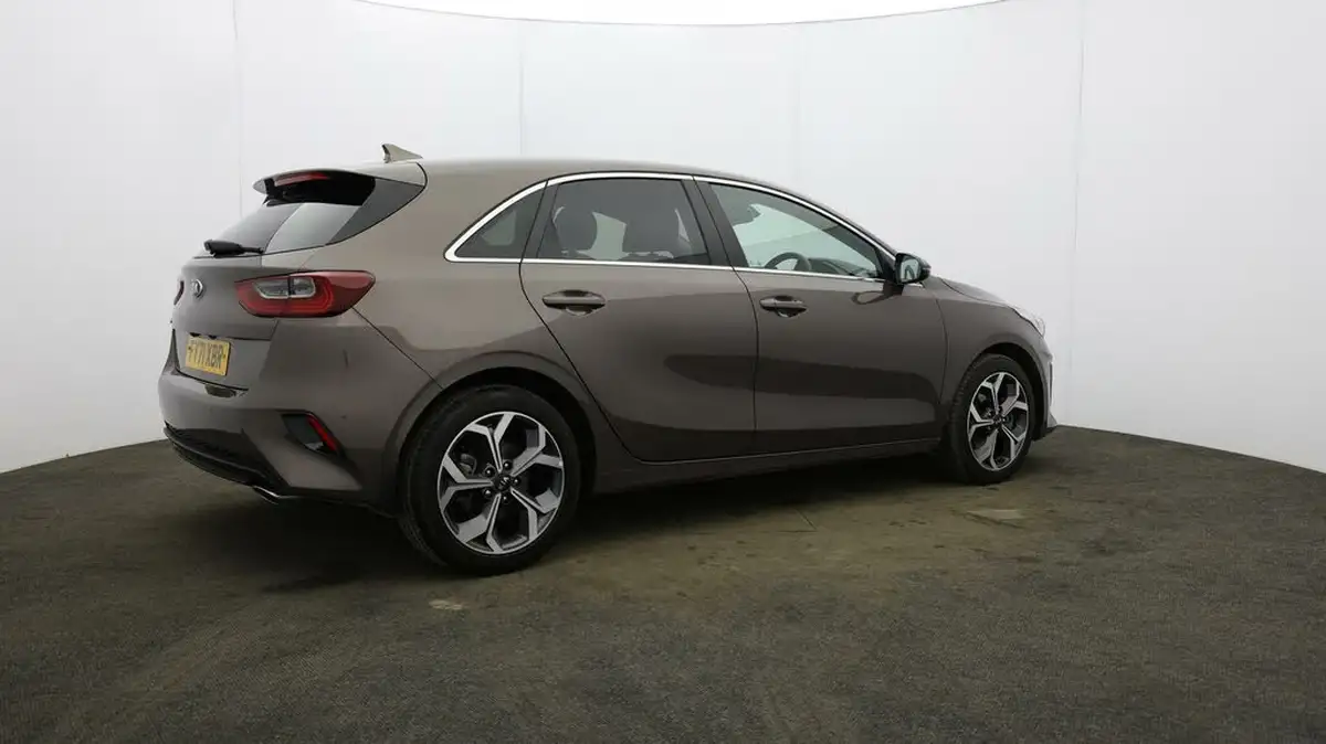 2021-kia-ceed-15-t-gdi-3-hatchback-big-49
