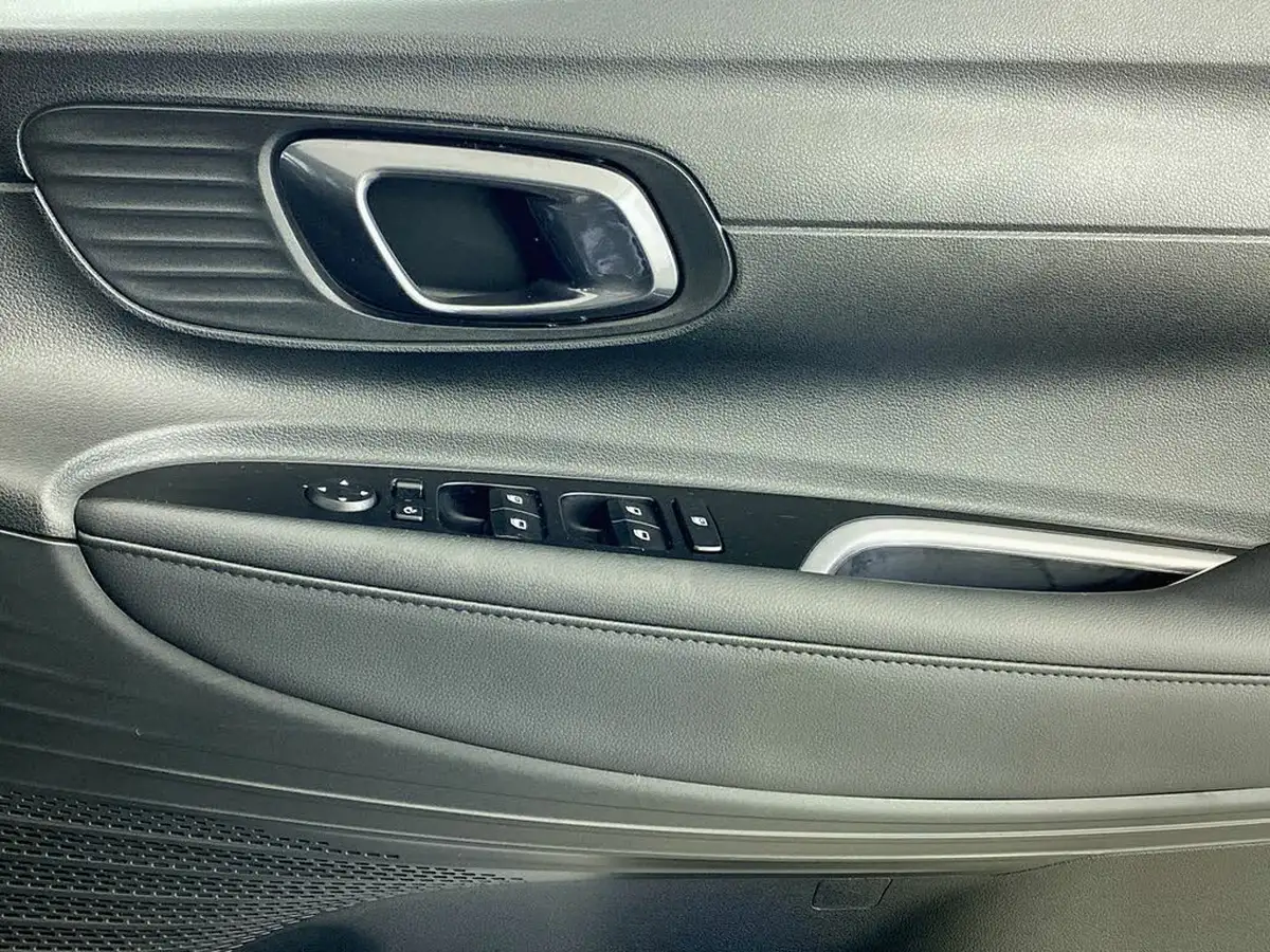 2024-hyundai-i20-10-t-gdi-premium-dct-big-12