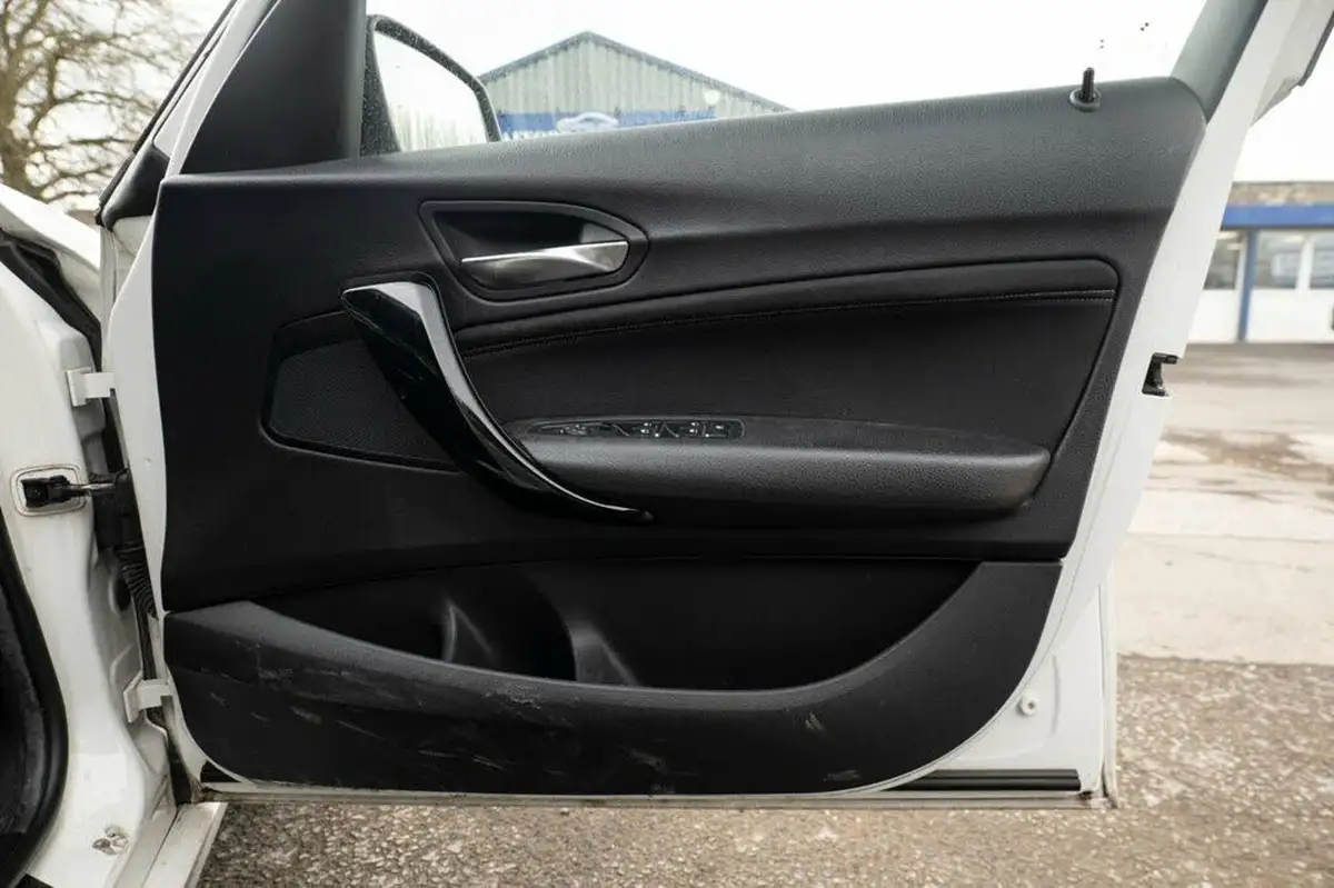 2017-bmw-1-series-15-118i-sport-5d-big-2