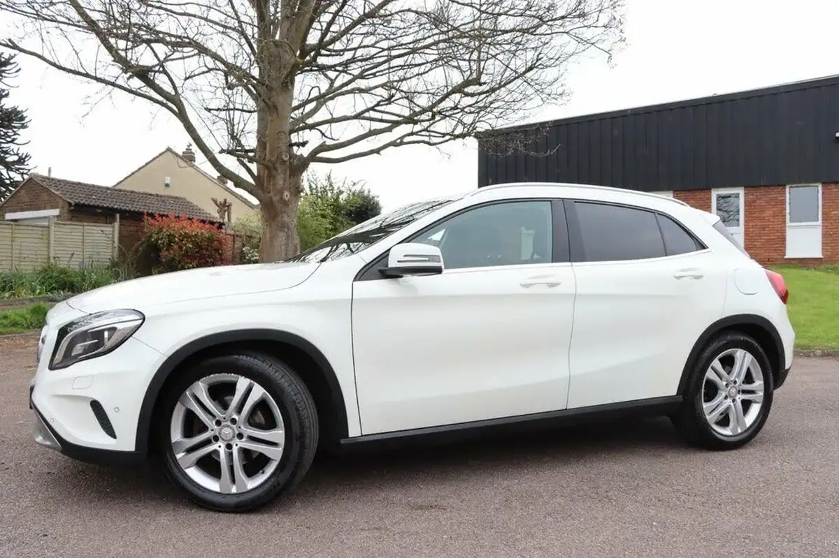 2014-mercedes-benz-gla-class-21cdi-se-premium-170bhp-220-4matic-7g-dct-big-8