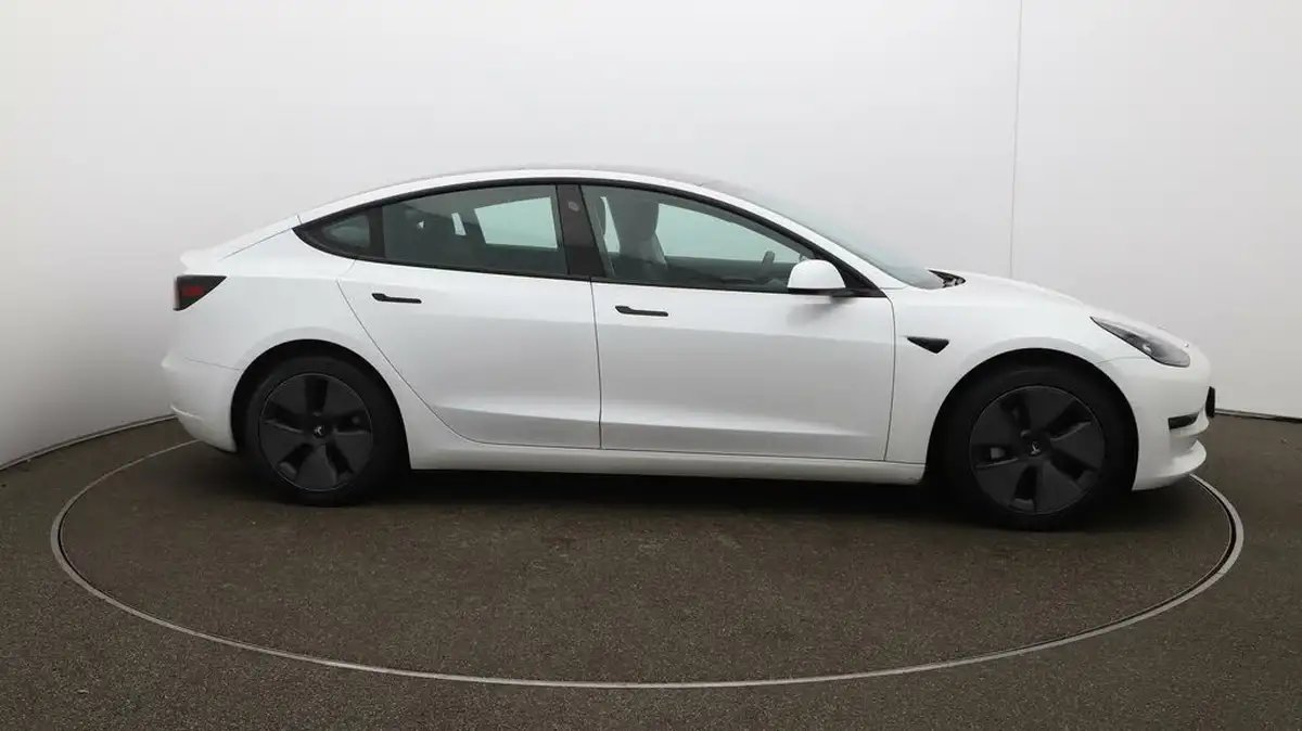 2021-tesla-model-3-e-standard-plus-big-40