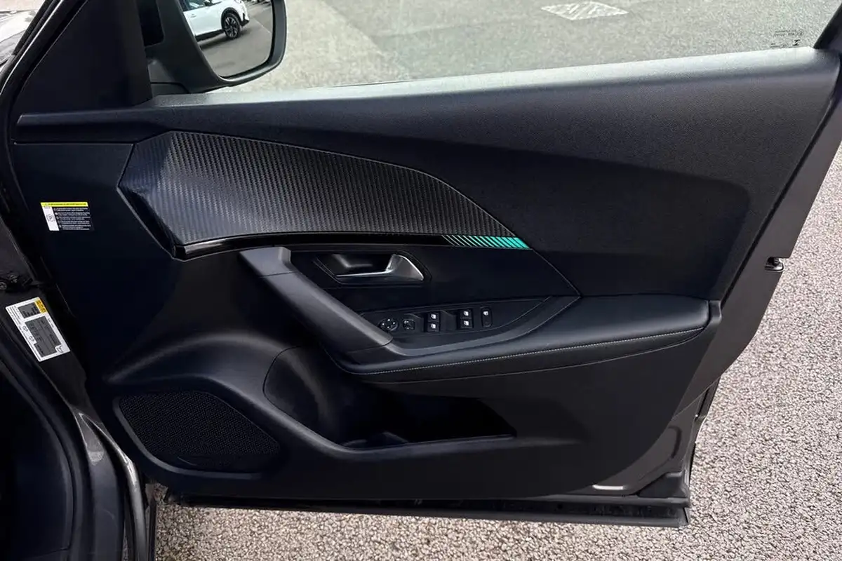 2023-peugeot-2008-suv-12-puretech-allure-premium-100bhp-big-19