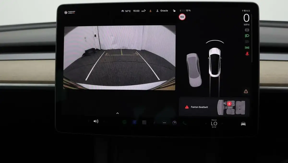 2022-tesla-model-3-e-long-range-big-22