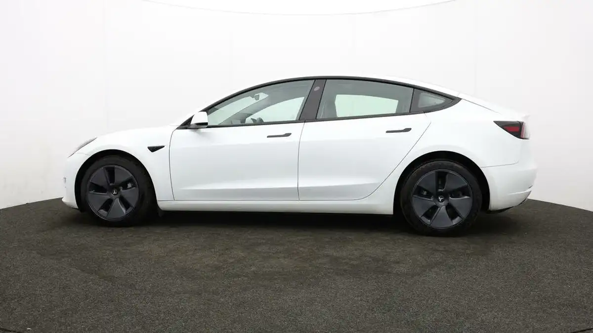 2022-tesla-model-3-e-long-range-big-63