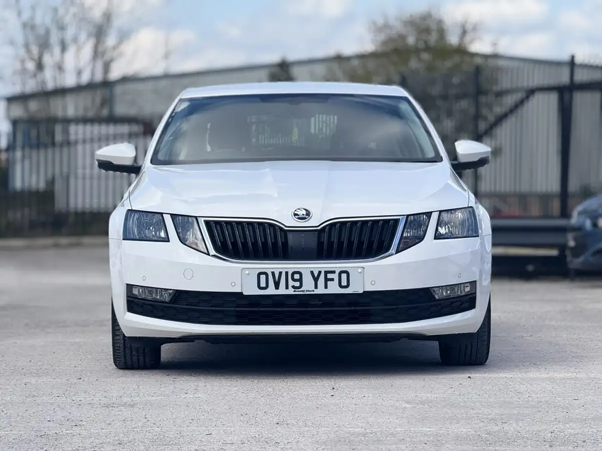2019-skoda-octavia-10-tsi-se-technology-hatchback-big-4