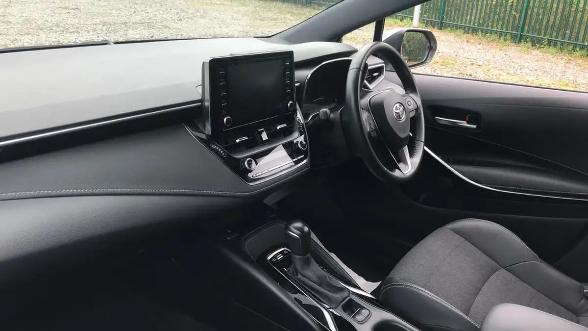 2021-toyota-corolla-18-vvt-i-design-spare-wheel-hatchback-5d-big-9