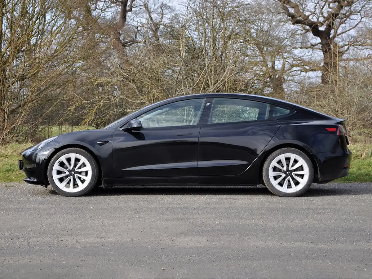 2021-tesla-model-3-e-long-range-4x4-big-31