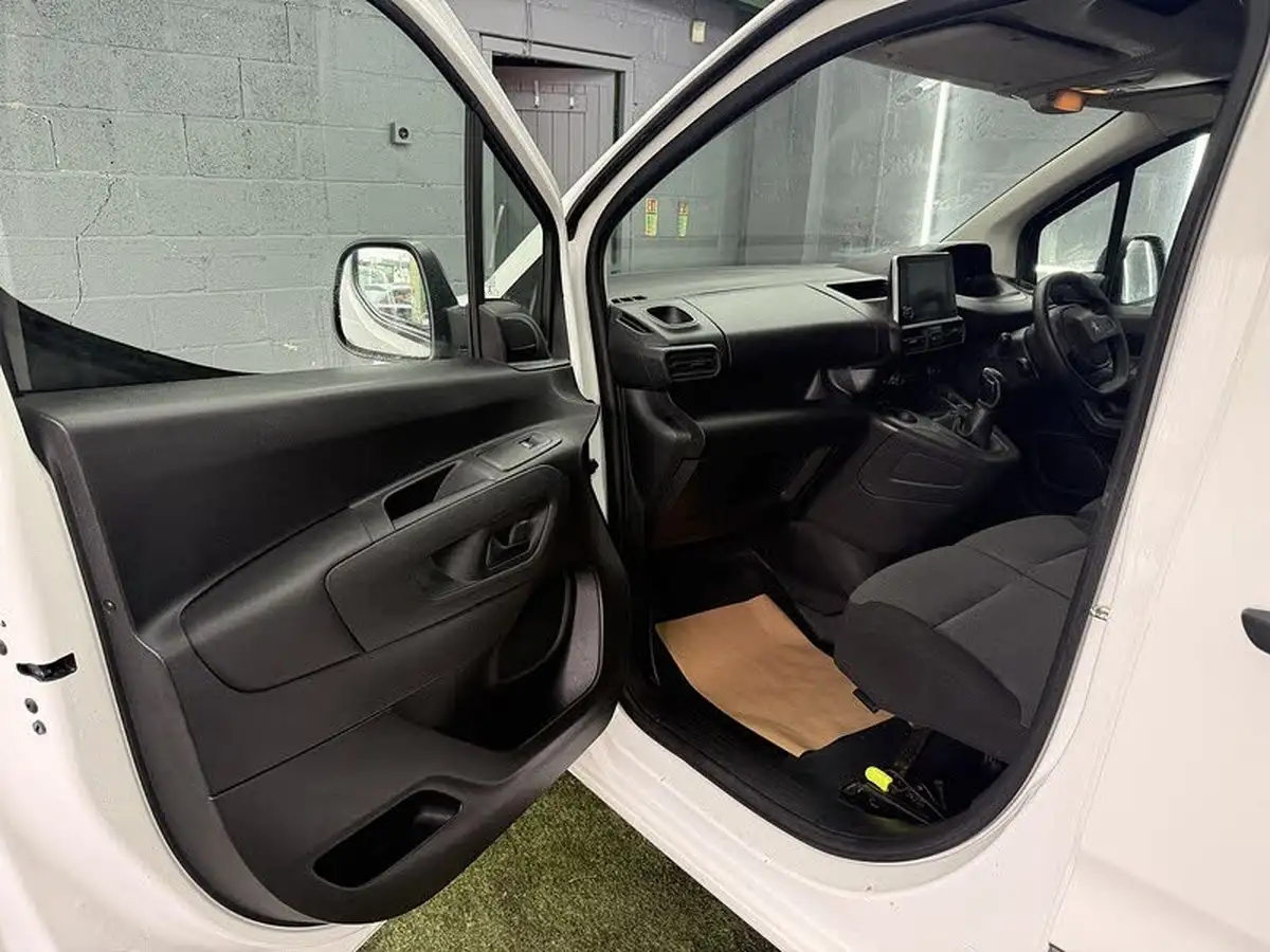 2019-peugeot-partner-15-bluehdi-1000-professional-100ps-eu6dt-panel-big-34