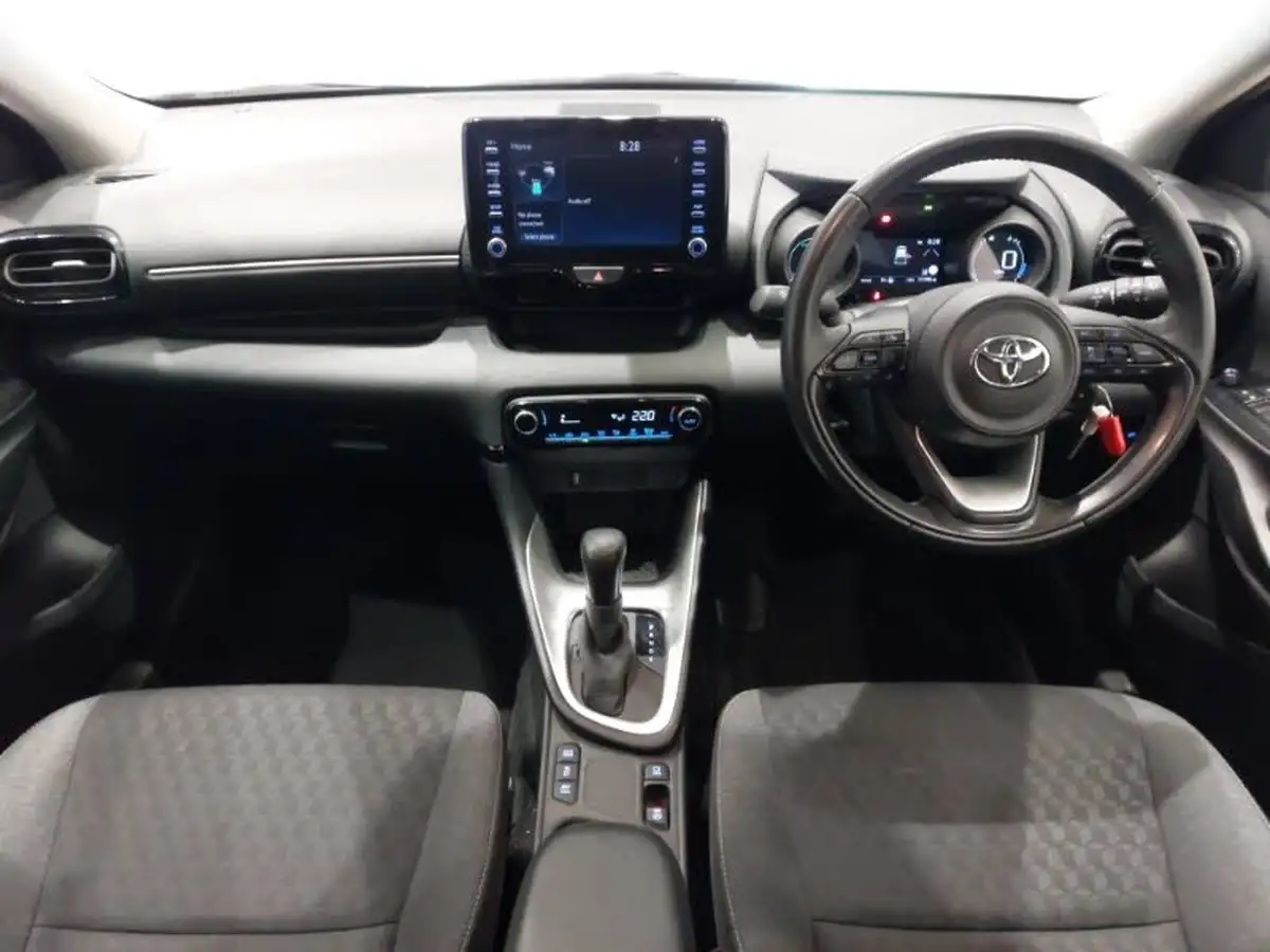 2022-toyota-yaris-15-vvt-i-design-big-2