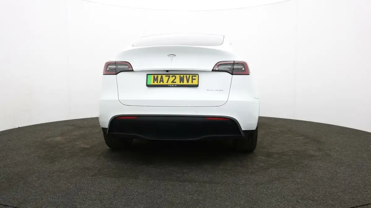 2022-tesla-model-y-e-long-range-big-58