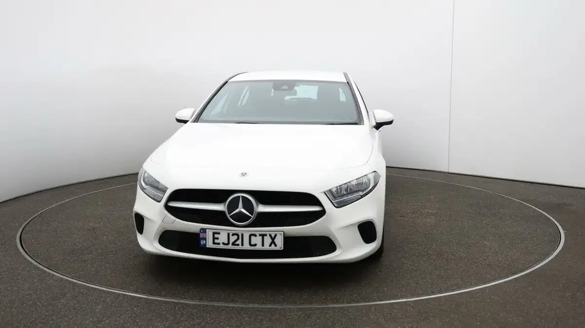 2021-mercedes-benz-a-class-13-a180-se-7g-dct-big-30