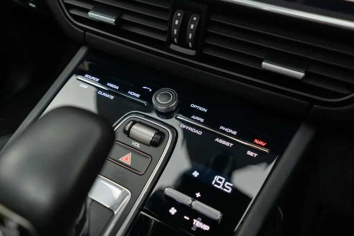 2019-porsche-cayenne-30-v6-coupe-big-27
