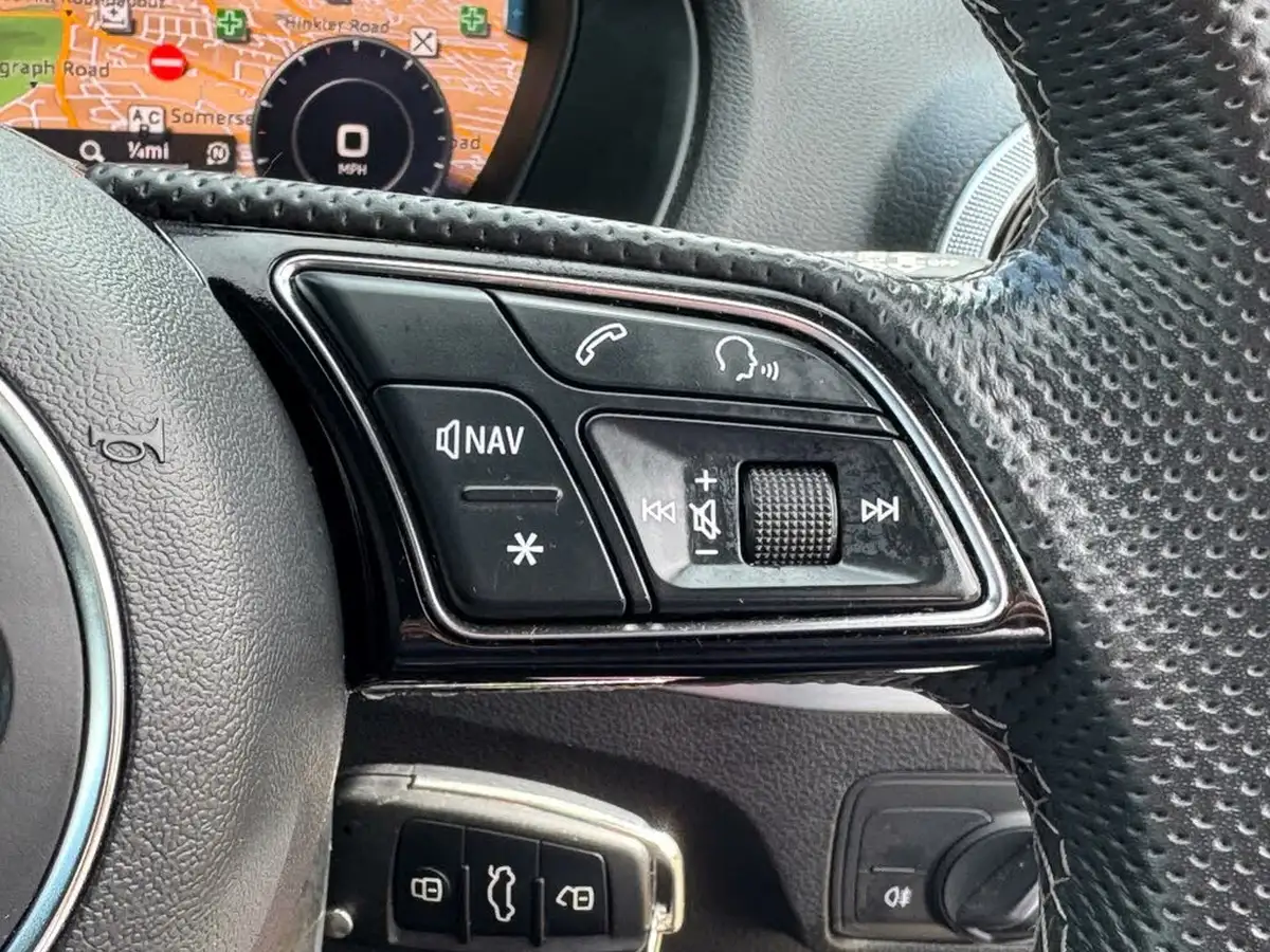 2022-audi-q2-10-30-tfsi-black-edition-big-24
