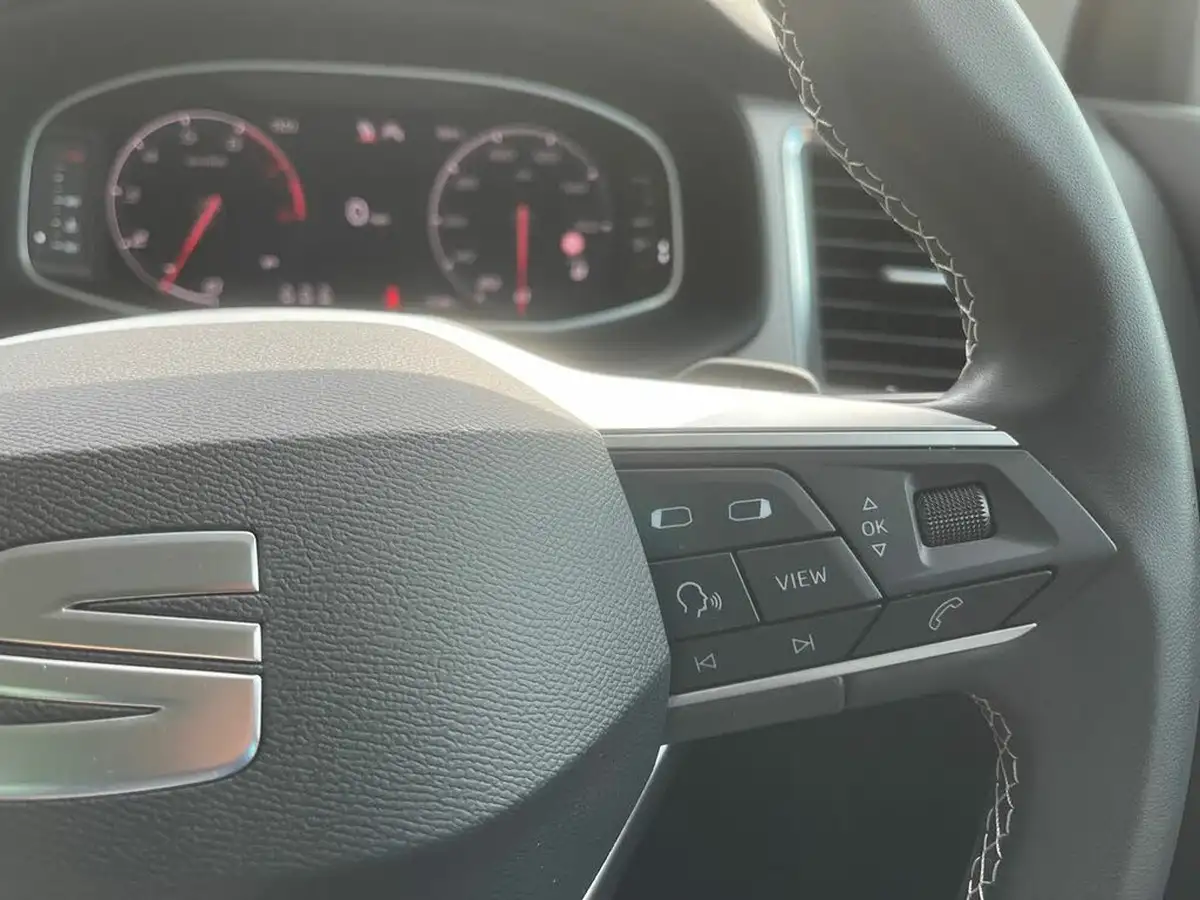 2023-seat-ateca-15-ecotsi-xperience-lux-dsg-big-20