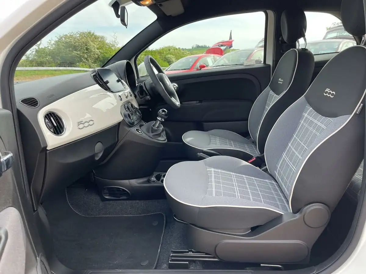 2019-fiat-500-12-lounge-big-21