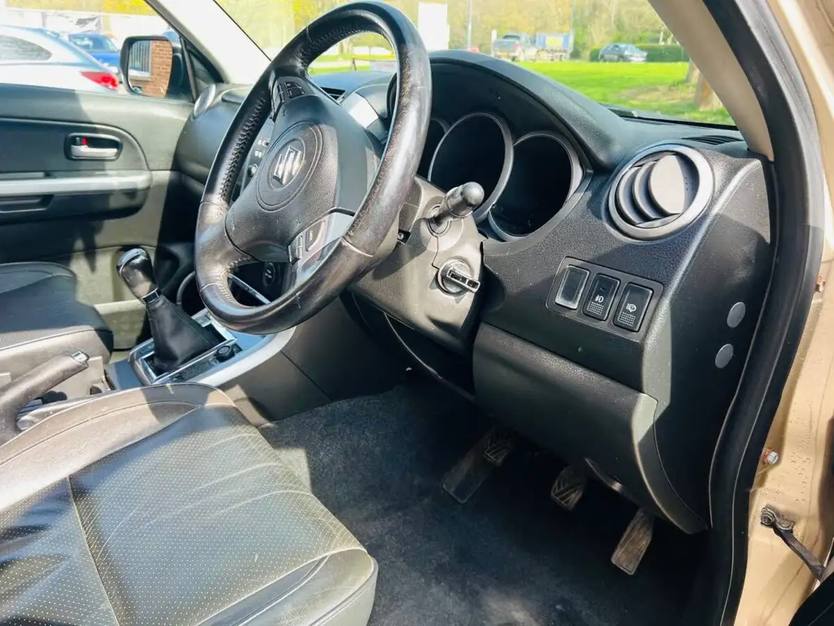 2010-suzuki-grand-vitara-19td-sz5-big-8
