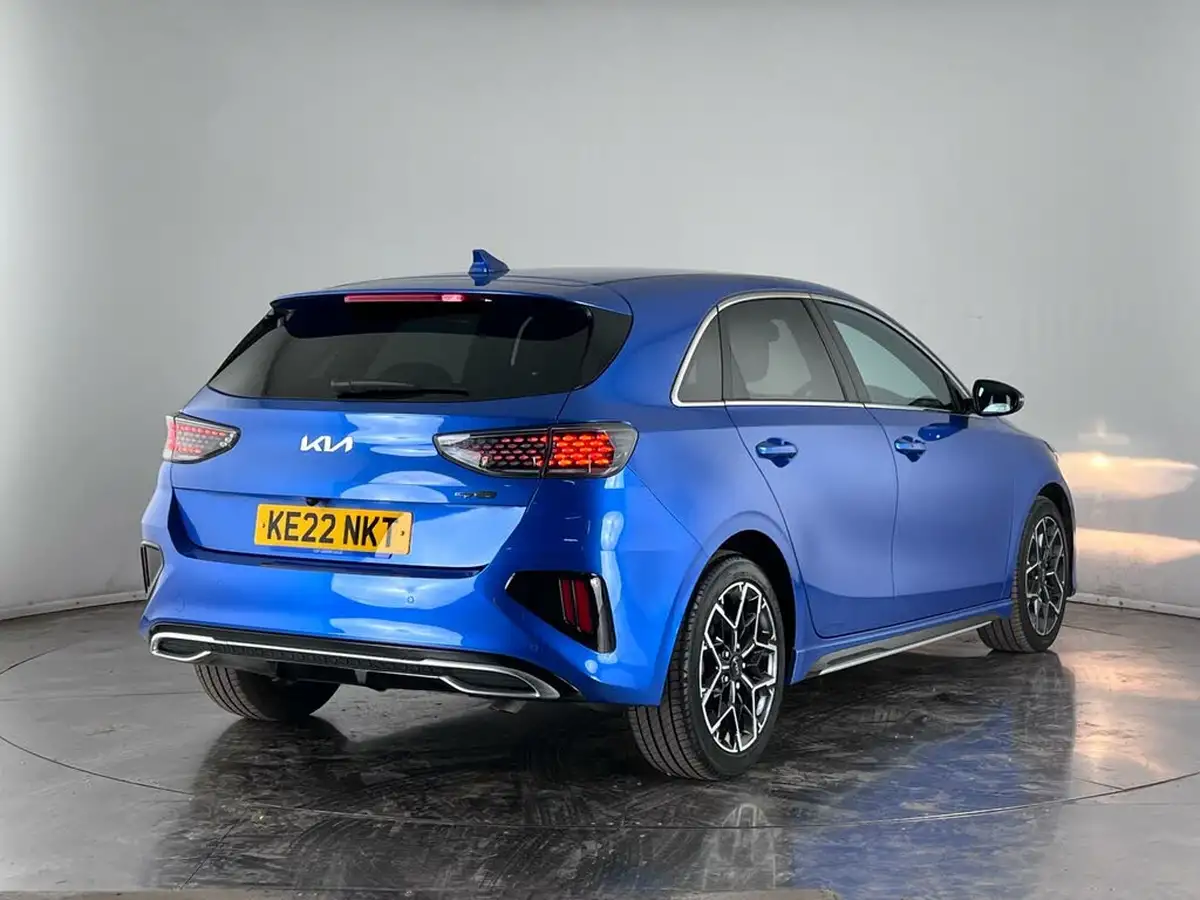 2022-kia-ceed-15-t-gdi-gt-line-big-3