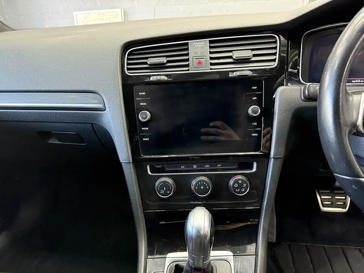 2020-volkswagen-golf-20tdi-match-edition-hatchback-dsg-big-26