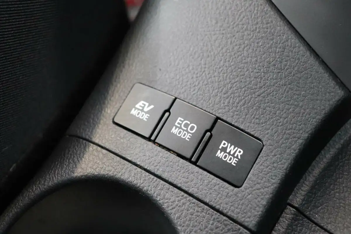 2018-toyota-auris-18-vvt-i-hsd-design-hatchback-big-41