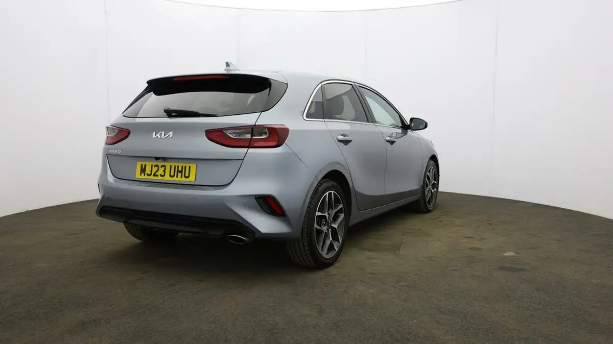 2022-kia-ceed-15-t-gdi-3-hatchback-big-51