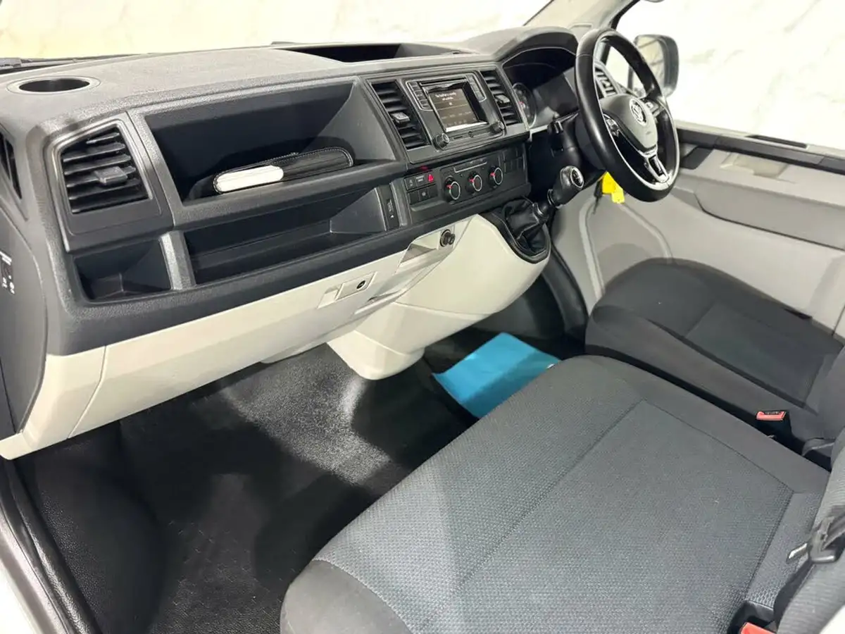 2018-volkswagen-transporter-20tdi-t28-highline-bmt-swb-150pseu6-big-11