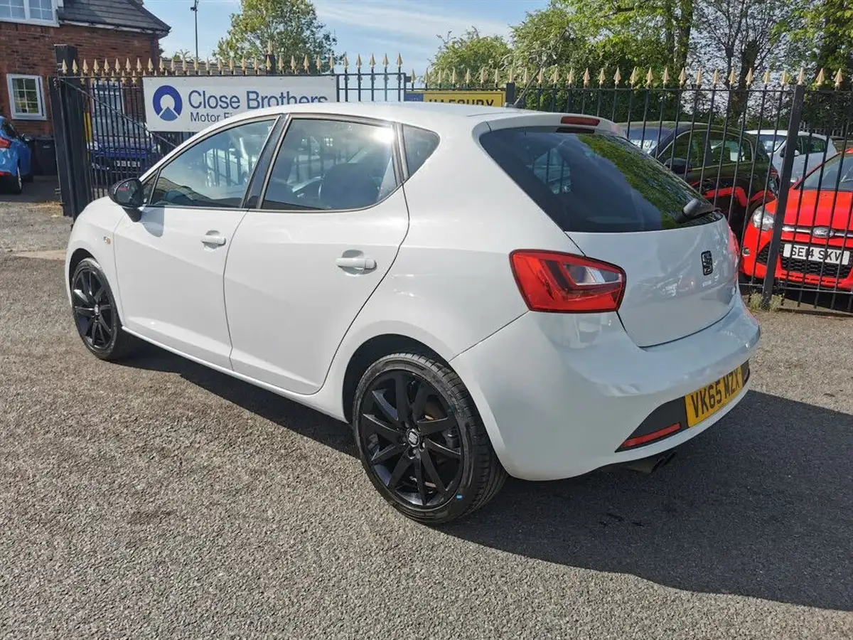 2015-seat-ibiza-12-fr-black-hatchback-5d-big-22
