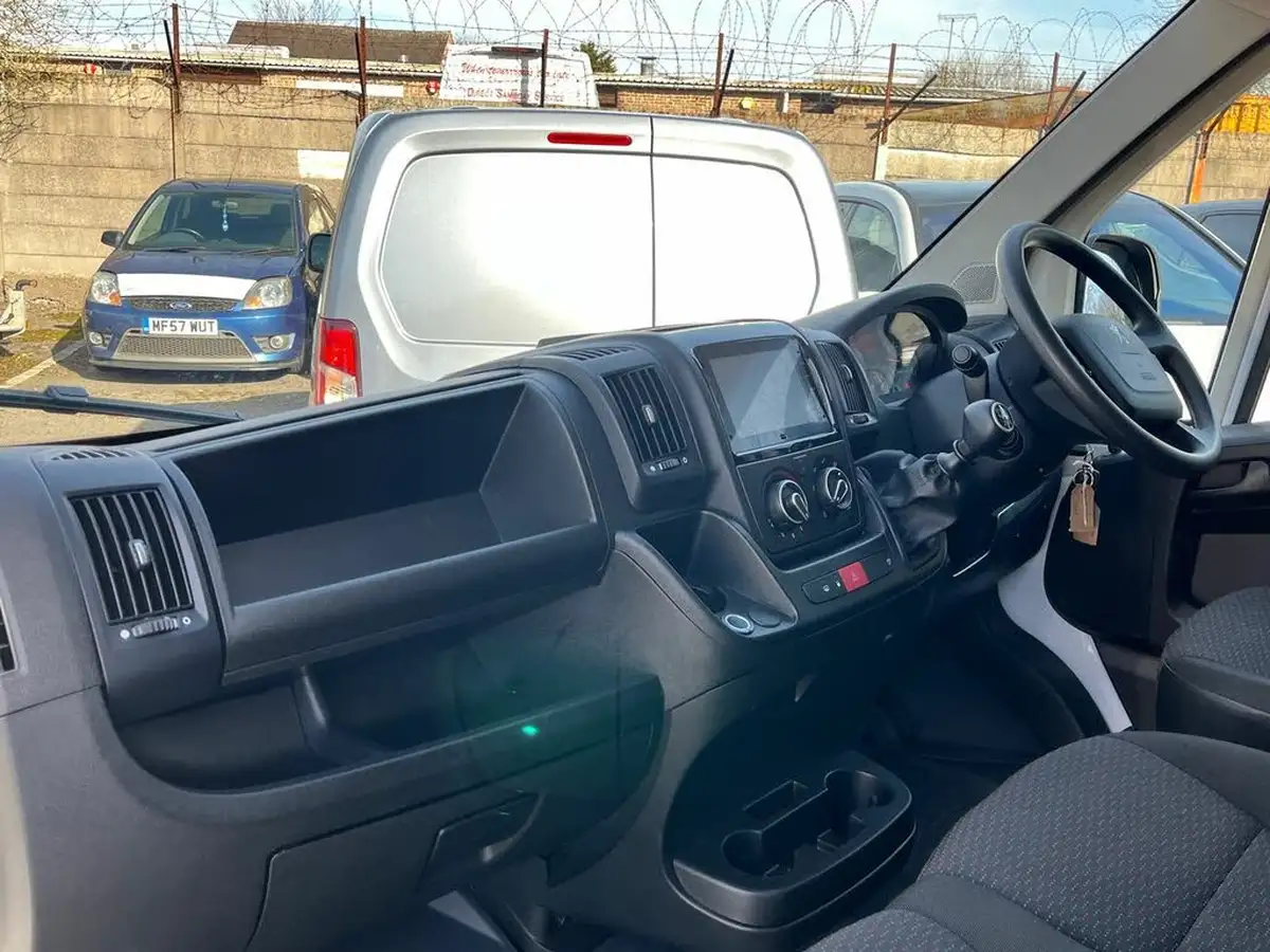2023-peugeot-boxer-22-bluehdi-professional-premium-435-l4h2-big-6