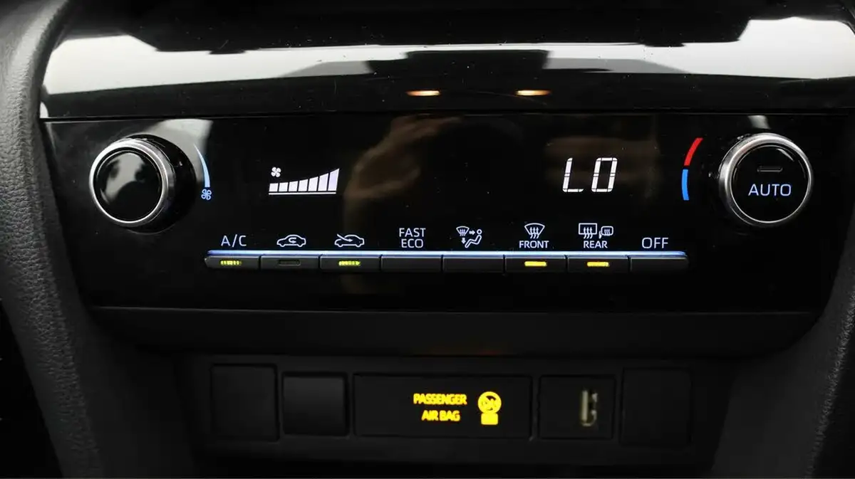 2024-toyota-yaris-cross-15-vvt-i-icon-big-11