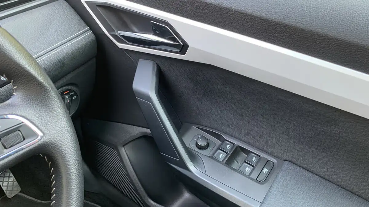 2020-seat-arona-10-tsi-xcellence-lux-115ps-big-21