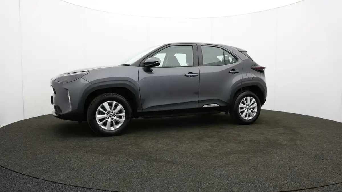 2024-toyota-yaris-cross-15-vvt-i-icon-big-56