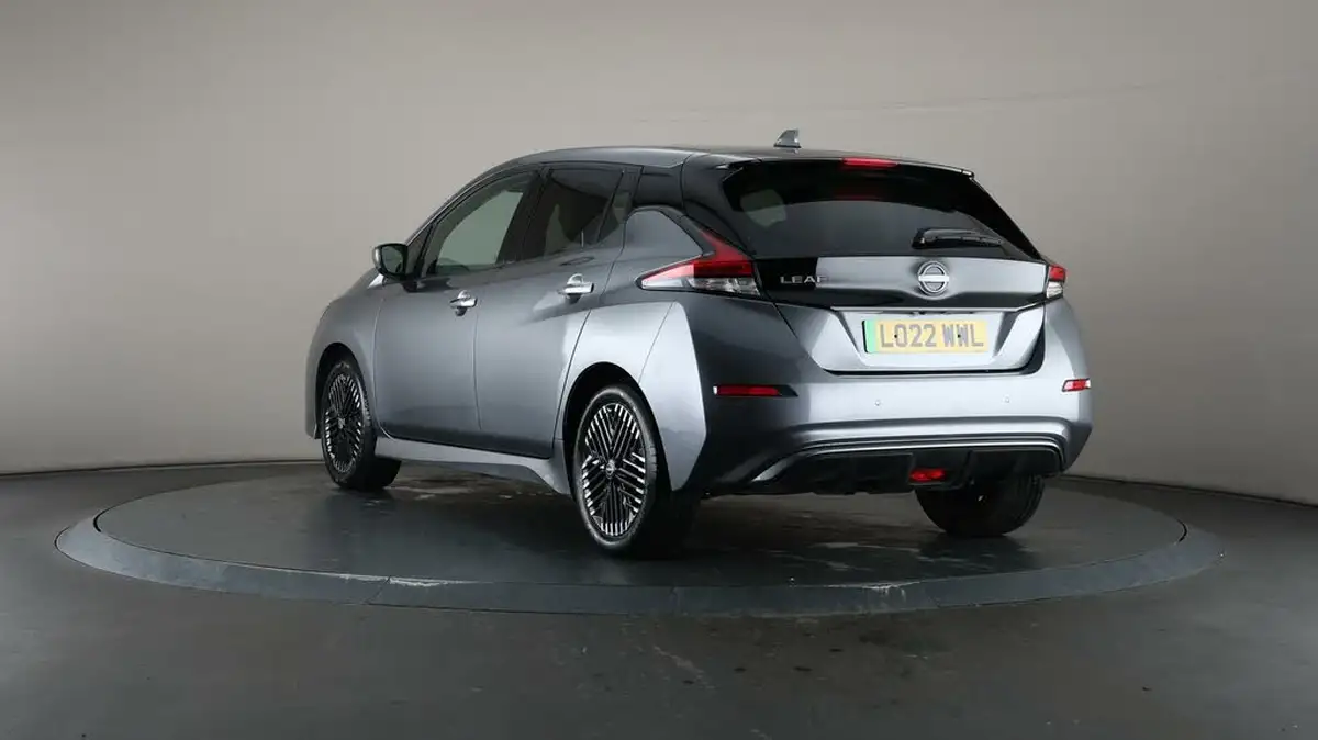 2022-nissan-leaf-e-tekna-39kwh-big-57