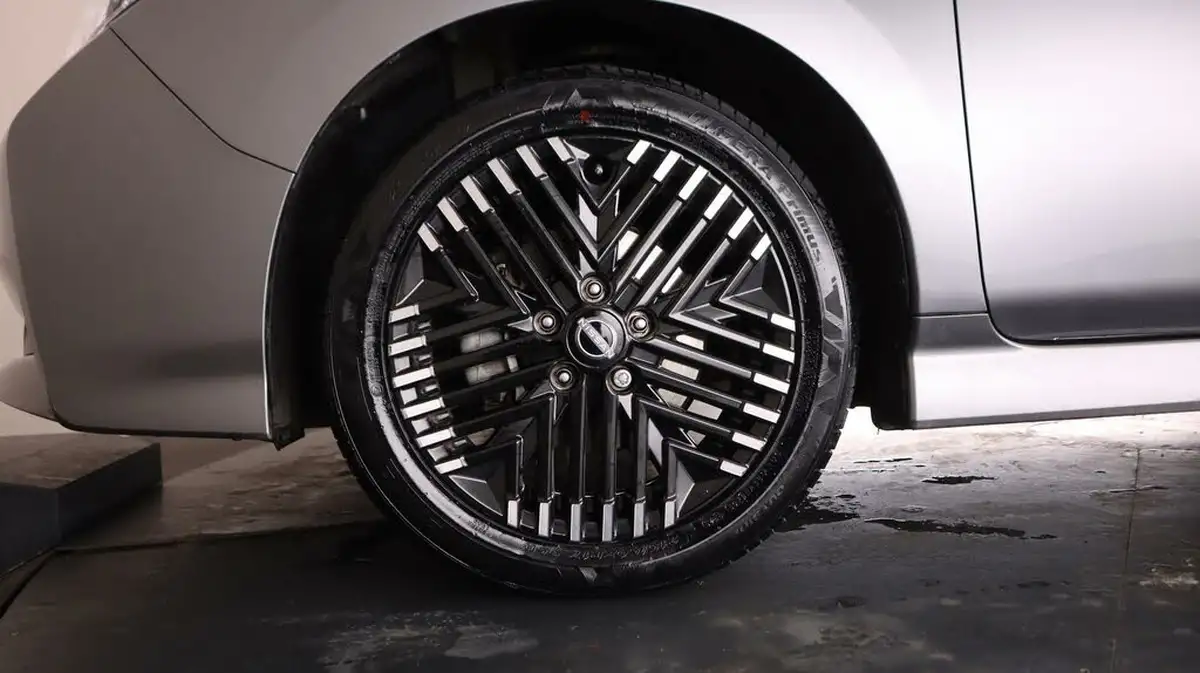 2022-nissan-leaf-e-tekna-39kwh-big-16