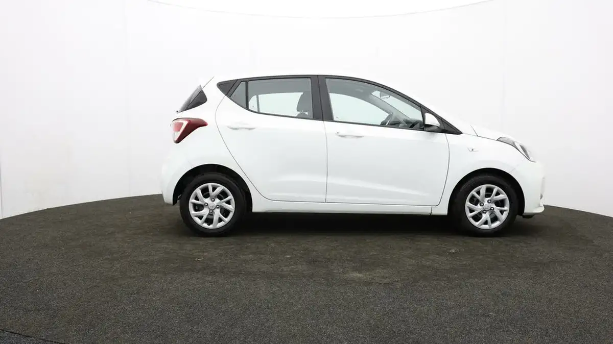 2018-hyundai-i10-10-se-67ps-big-30