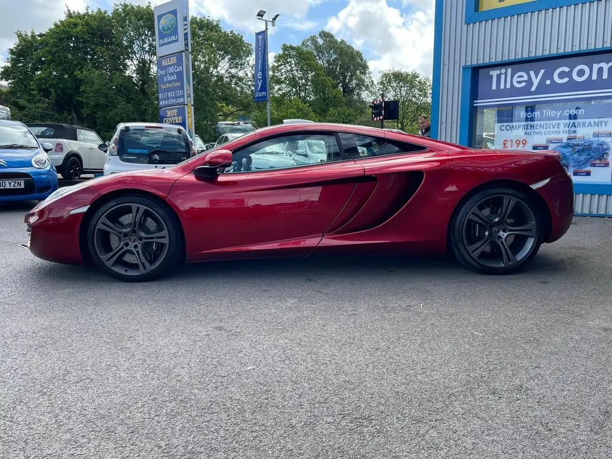 2011-mclaren-12c-38-big-6