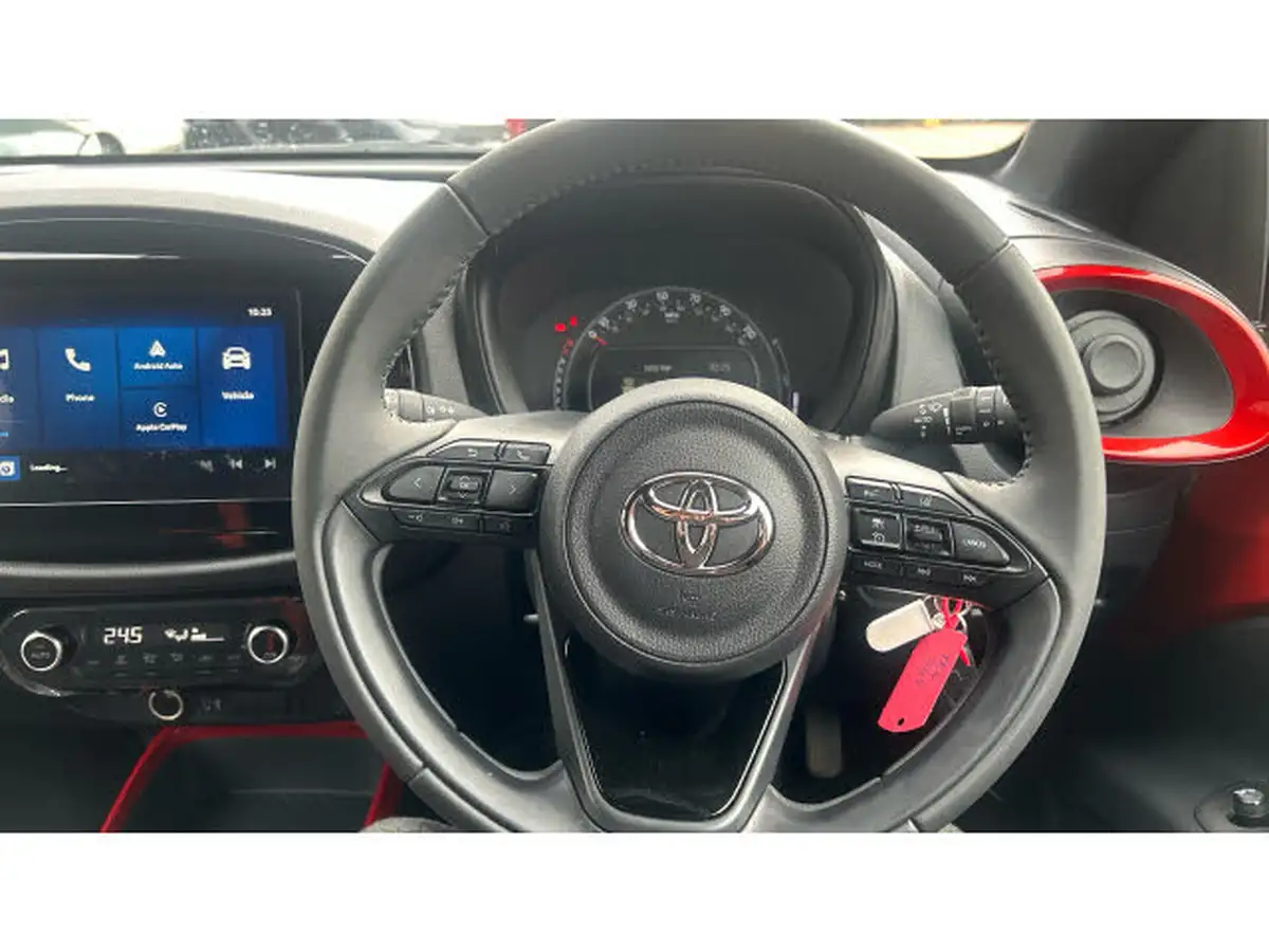 2024-toyota-aygo-x-10-vvt-i-edge-big-7