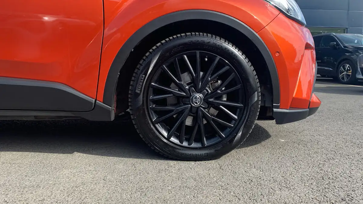 2020-toyota-c-hr-20-vvt-i-orange-edition-big-16