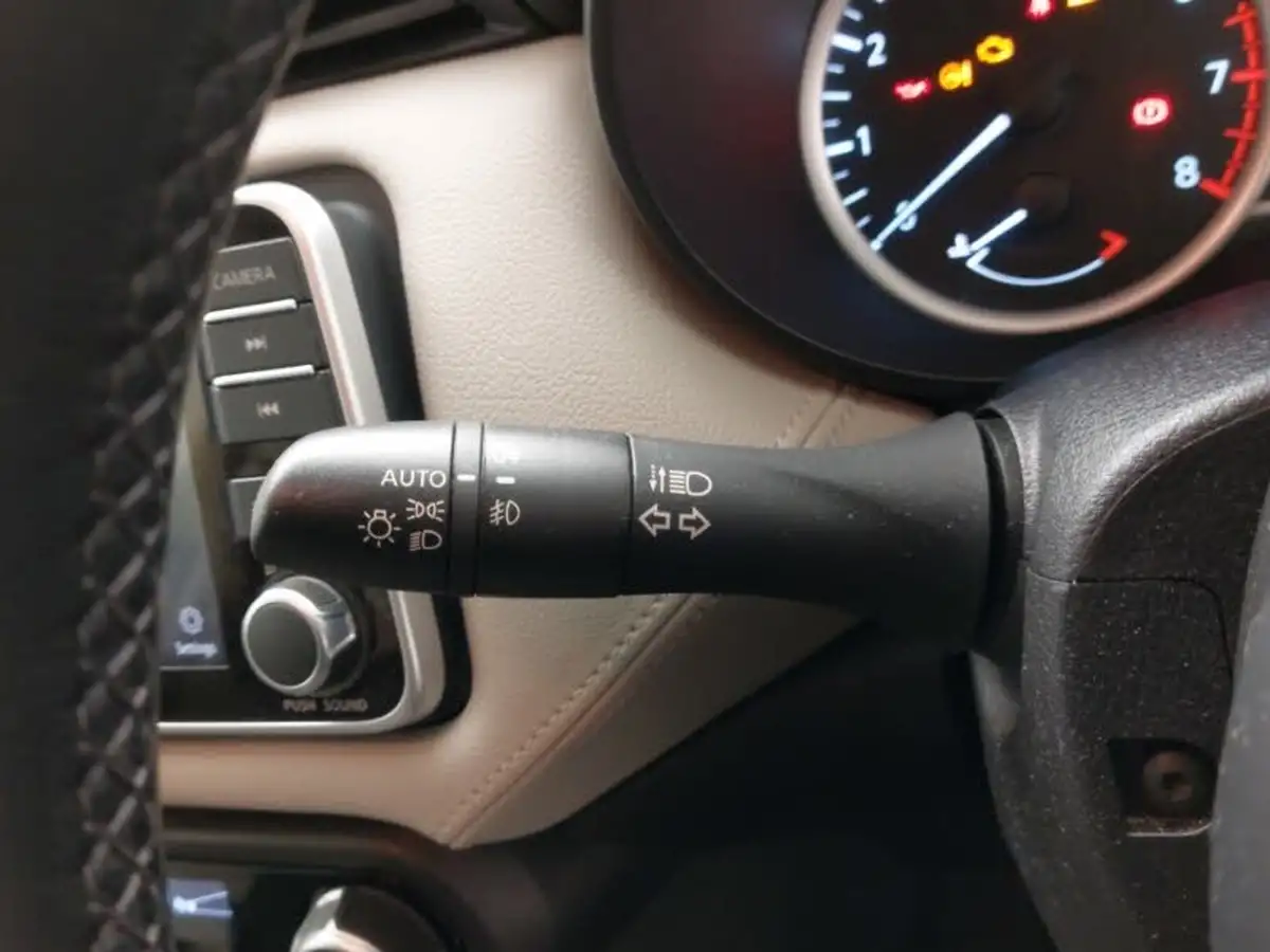 2020-nissan-micra-10-ig-t-tekna-100ps-xtronic-cvt-big-13
