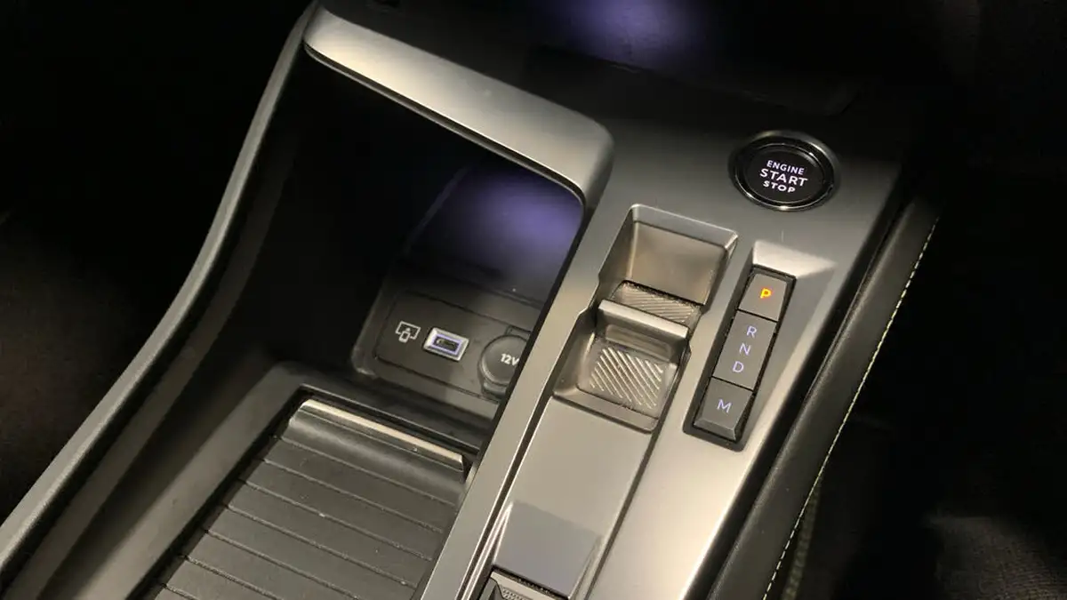 2023-peugeot-308-15-bluehdi-gt-130ps-big-19