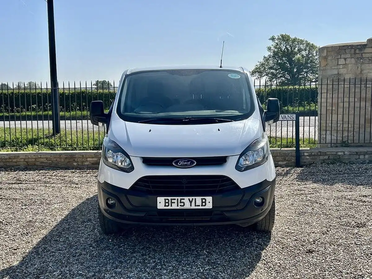 2015-ford-transit-custom-22tdci-310-l2h1-125ps-panel-van-big-23