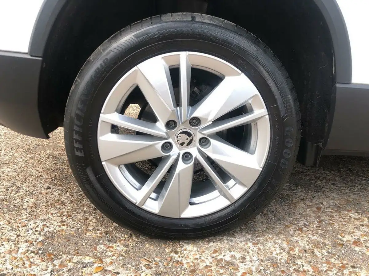 2022-skoda-karoq-15-tsi-se-drive-big-4